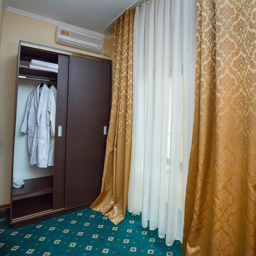 Stary Melnik Hotel Alma-Ata Buitenkant foto