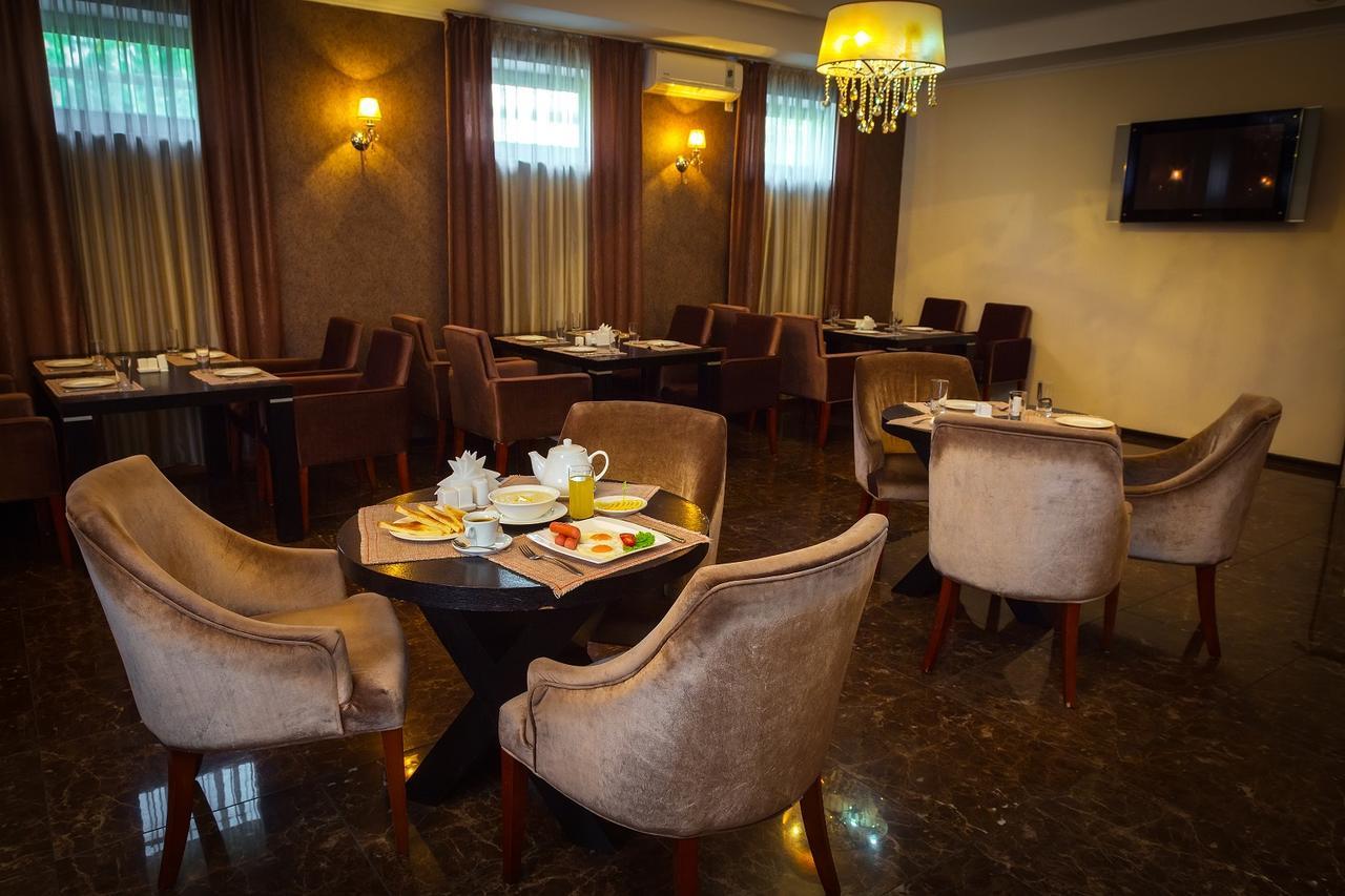 Stary Melnik Hotel Alma-Ata Buitenkant foto