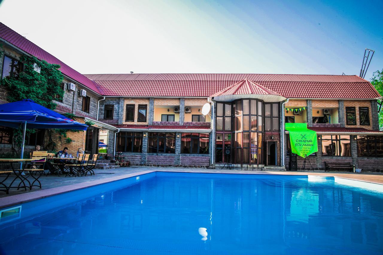 Stary Melnik Hotel Alma-Ata Buitenkant foto